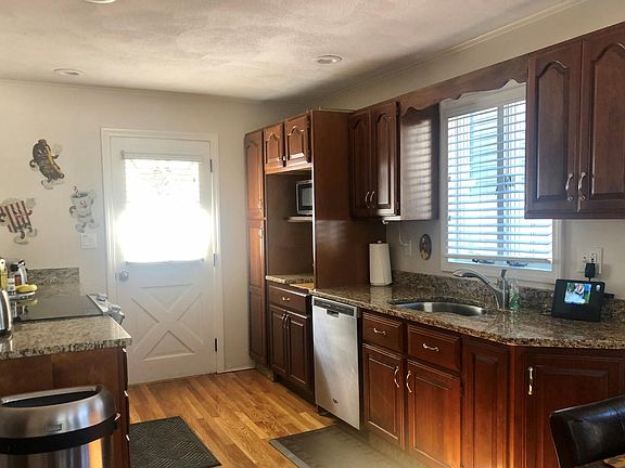 4th image of 10 Woodside Ter Floor 1
