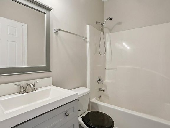 5th image of 751 Prince Pl NW