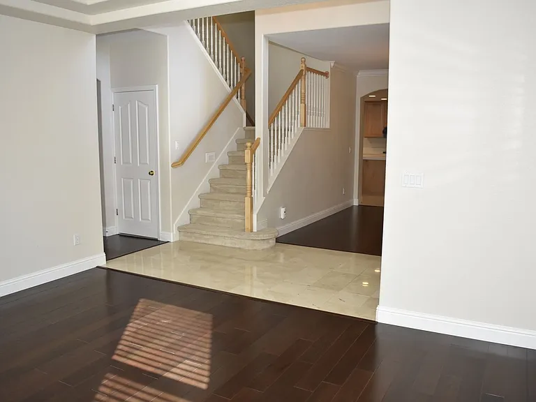 630 Rogers Cir — Photo 2