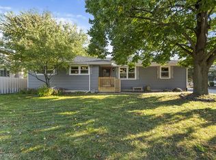 17 Mikan Ln, Romeoville, IL 60446