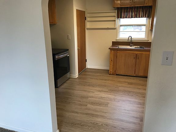 3rd image of 1365 N 9th St