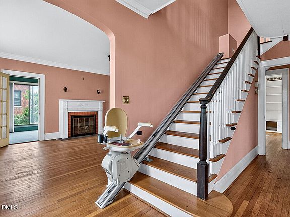 4th image of 1509 Caswell St