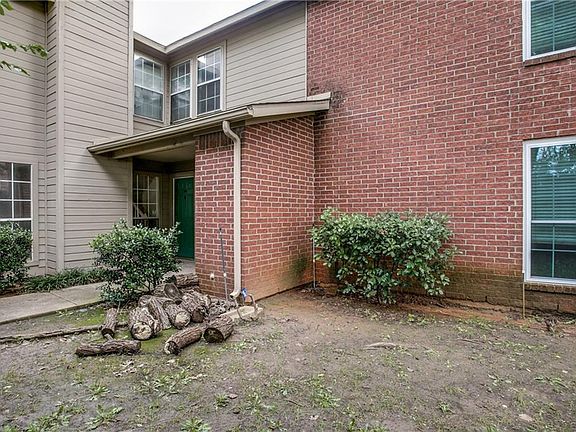 2nd image of 1406 Meadowood Village Dr