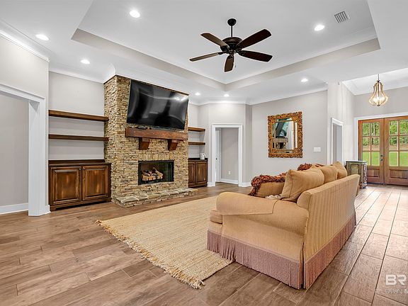 3rd image of 9941 Bromley Rd