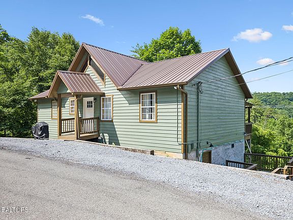 2nd image of 916 Hideaway Hills Cir