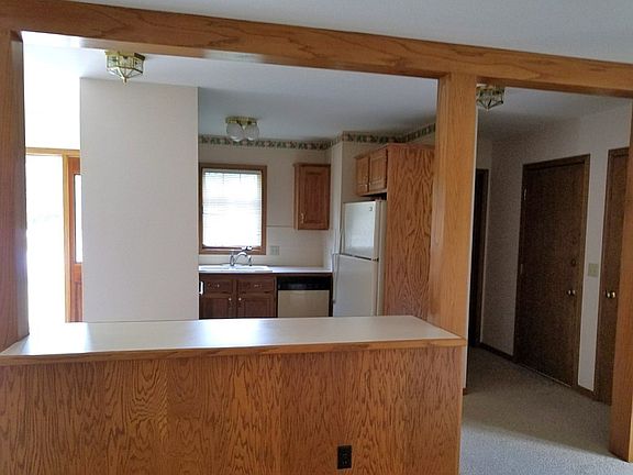 4th image of 17 Shadybrook Dr