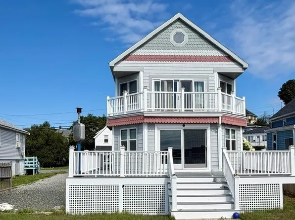 3 Moreland Ave, Hull, MA 02045