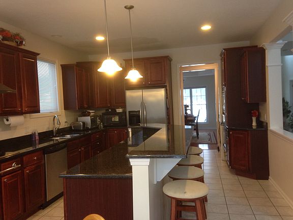 3rd image of 7680 Pinecrest Ln
