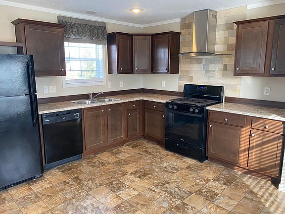 2nd image of 32653 N Cary Ln