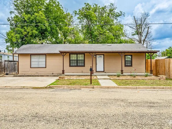 111 W Oak St, Sonora, TX 76950