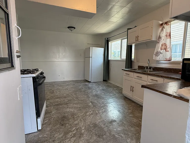 6125 Stafford Ave #2 — Photo 3