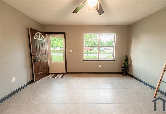 4th image of 3050 Montwood Dr