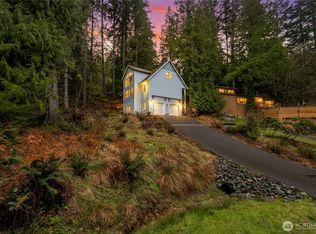 9 Summer Bell Ln, Bellingham, WA 98229