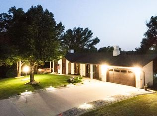 1517 Westview Dr, Mitchell, SD 57301