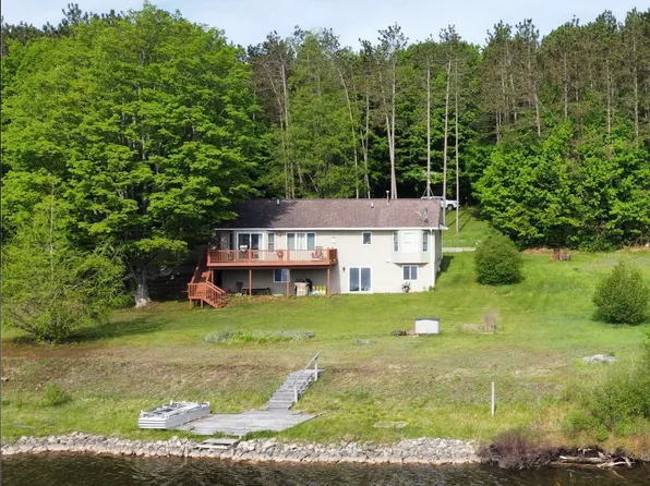 4676 Cedar Trl, Central Lake, MI 49622