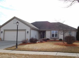 2923 Stillwater Cir, Waukesha, WI 53189