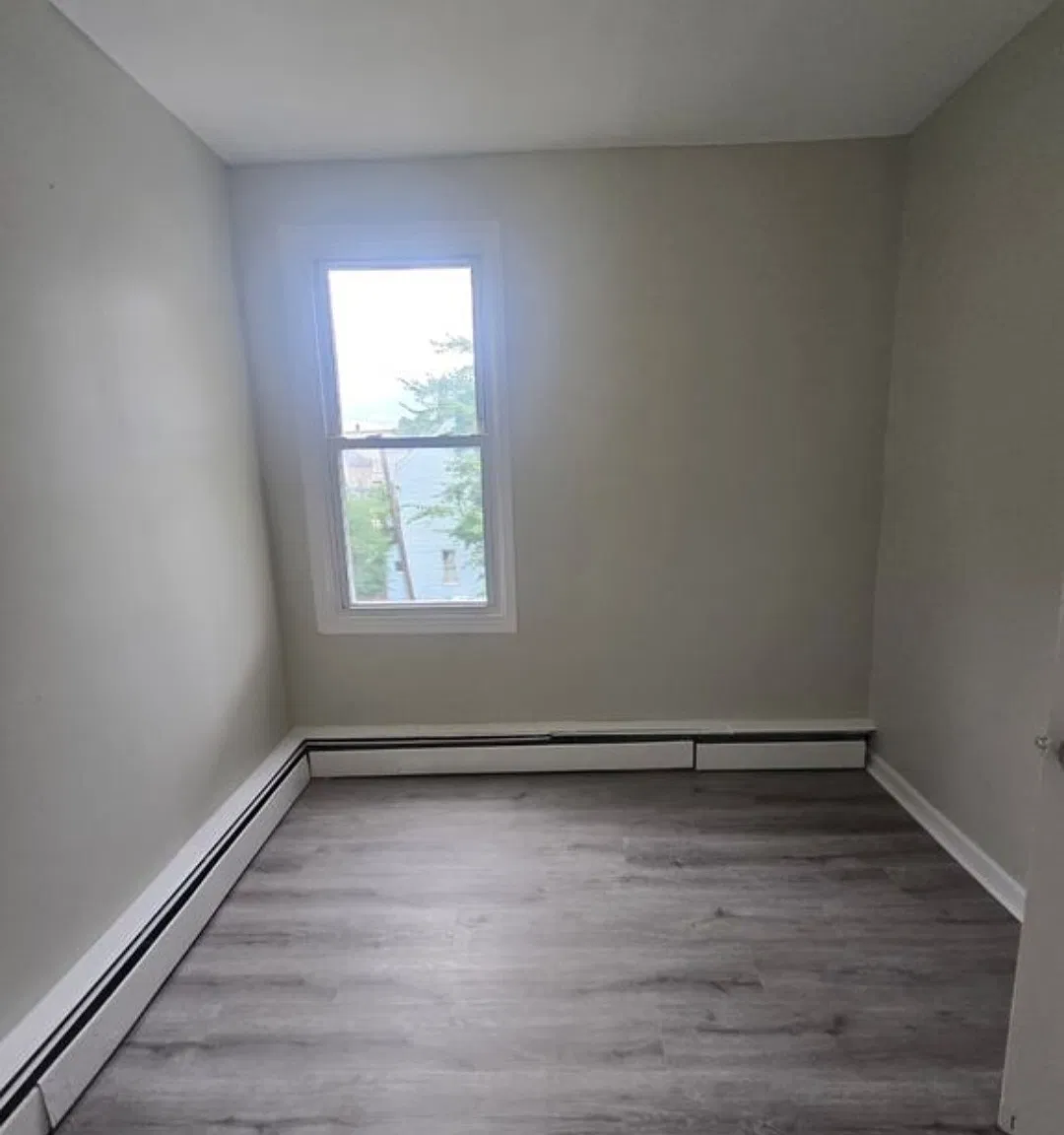 3 bed, $2,095 — Photo 3