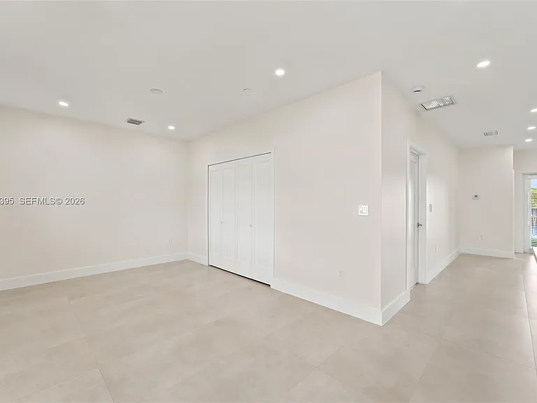 4732 SW 87th Ct — Photo 7