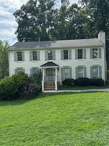 903 Woodlawn Dr NE Photo 1