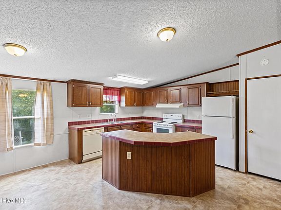 2nd image of 2495 Carroll Drive