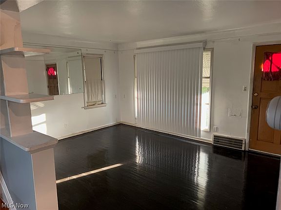 5th image of 3869 Jo Ann Dr