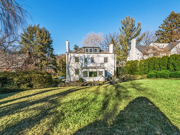 Expansive, flat lot