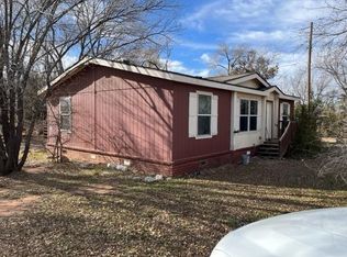 104 E Sayre Ave, Sayre, OK 73662