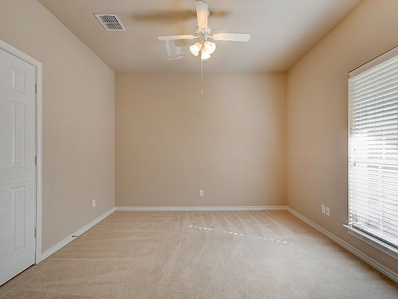 5th image of 1032 Grace Ln