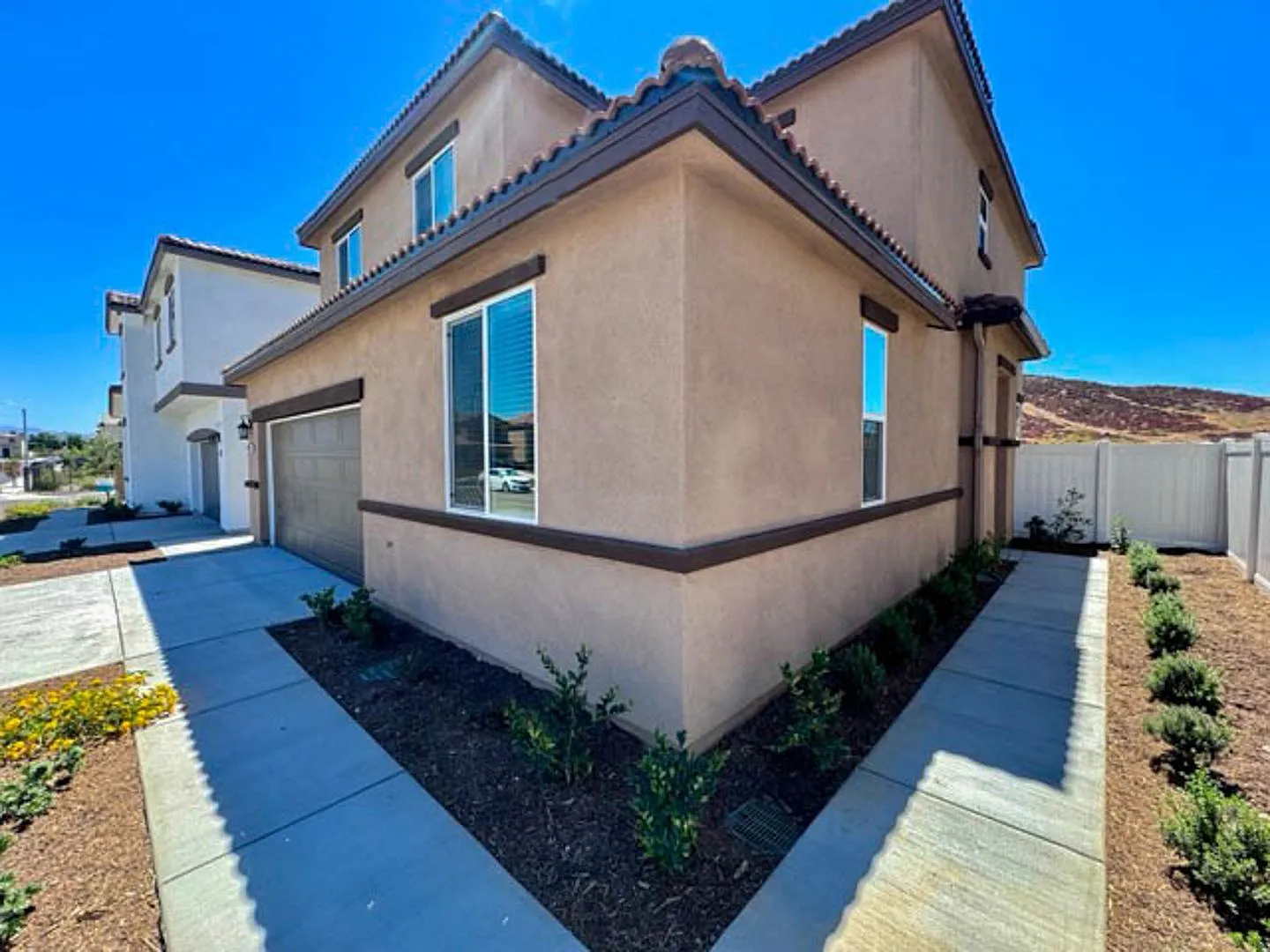 Modern 4 Bedroom 3 Bathroom Home With Solar Coming Soon! — Photo 4