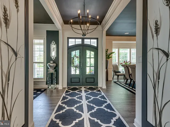 1004 Saint Anne Ln, Millersville, MD 21108