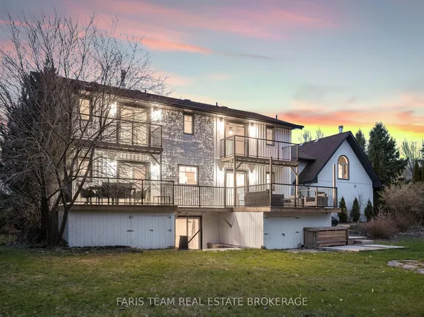 3 Matthew Ct, Wasaga Beach, ON L9Z 1J5