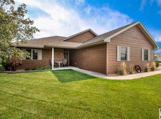 677 Hawk Cir, Dakota Dunes, SD 57049