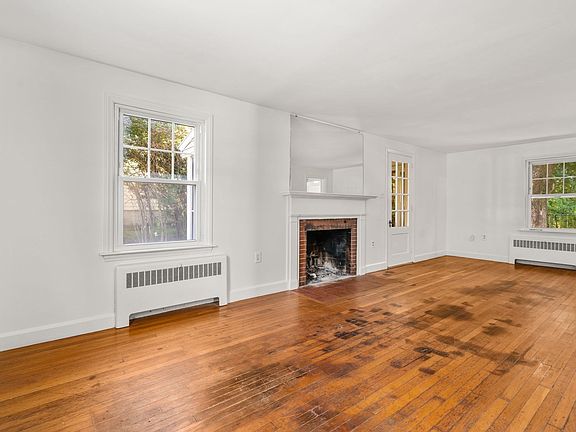 3rd image of 5 Lowell Ave