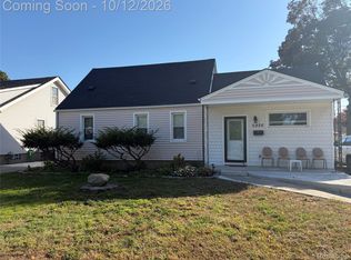 5926 N Silvery Ln, Dearborn Heights, MI 48127