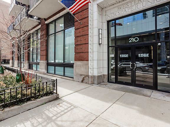 2nd image of 210 S Des Plaines St #1104