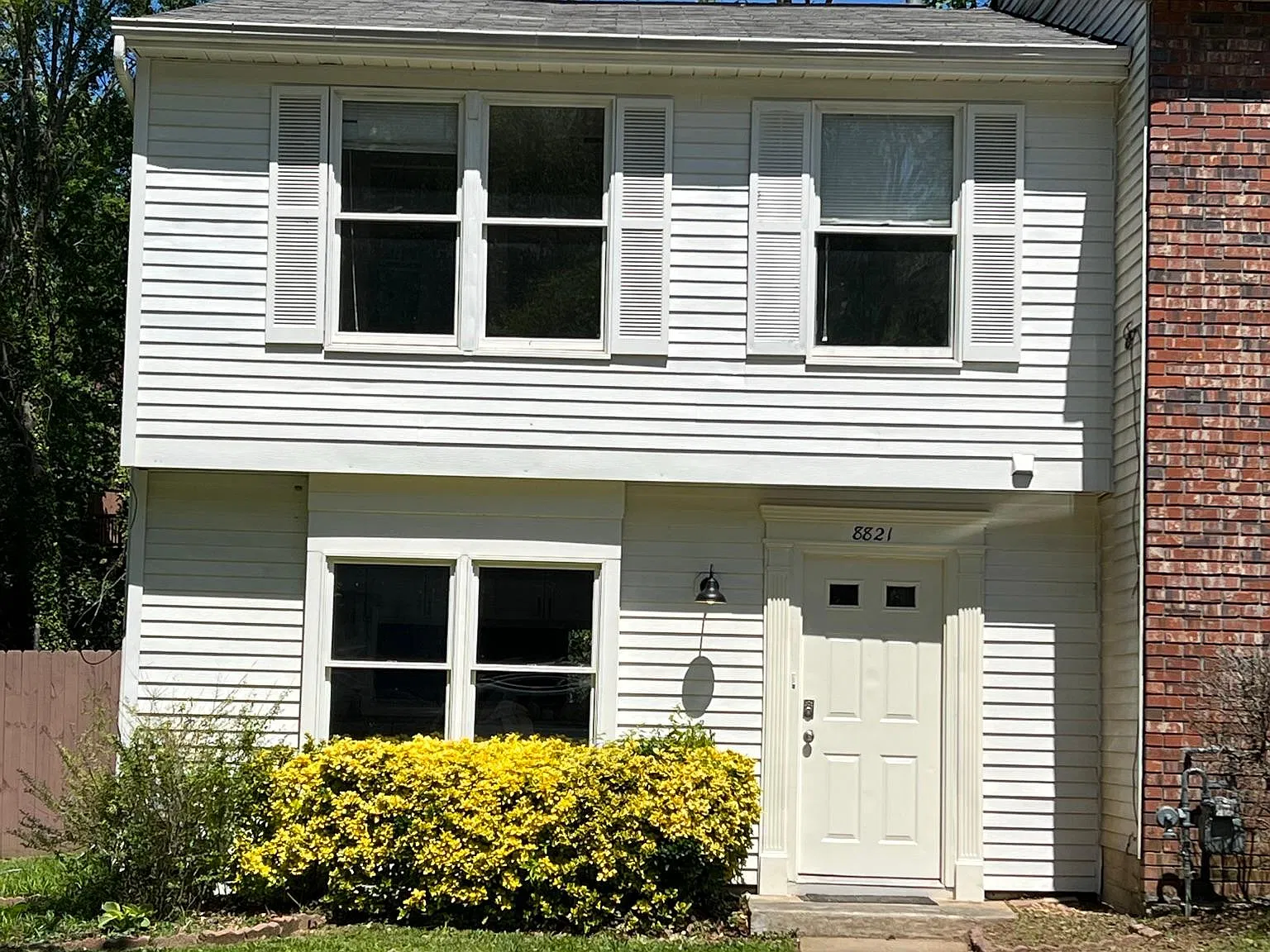 2 bed, 2.5 bath, 1220 sqft, $2,100 — Photo 1