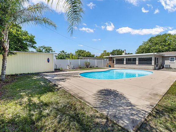 4th image of 1509 Primrose Ln