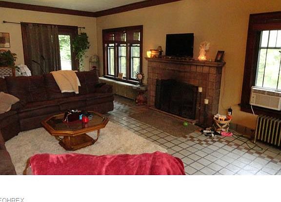 4th image of 1614 N Wooster Ave