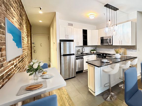 3rd image of 66 Pearl St #404A