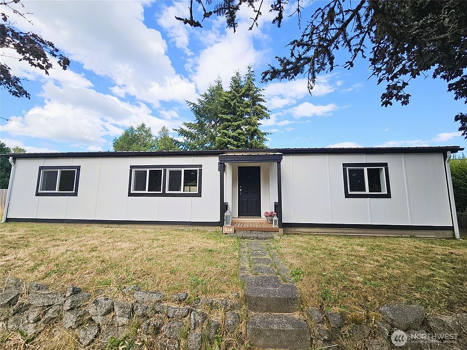 1st image of 914 Nottingham Drive SE