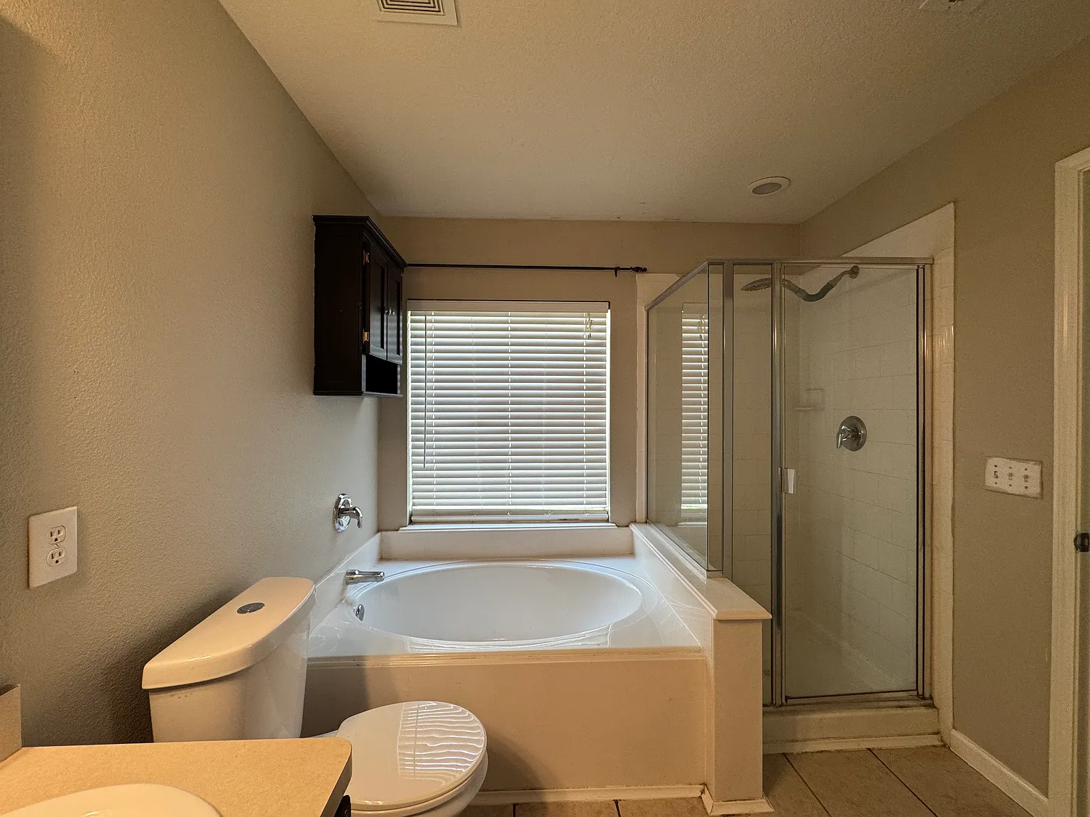 3 bed, 1758 sqft, $1,950 — Photo 4