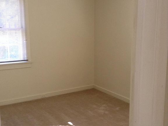 2nd image of 604 Heilig Ave