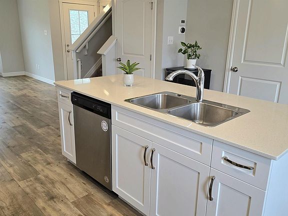 5th image of 803 Secord Blvd NW