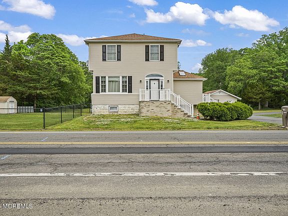 2nd image of 438 Bennetts Mills Road