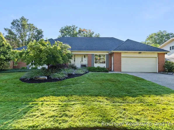 2234 Burning Tree Dr SE, Grand Rapids, MI 49546