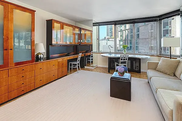 Rented by Highline Residential | media 32