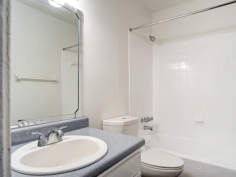 The Bahia Apartments — Photo 36