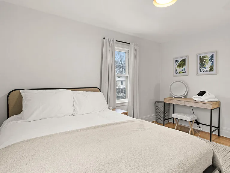 1850 E Main St #1 — Photo 17