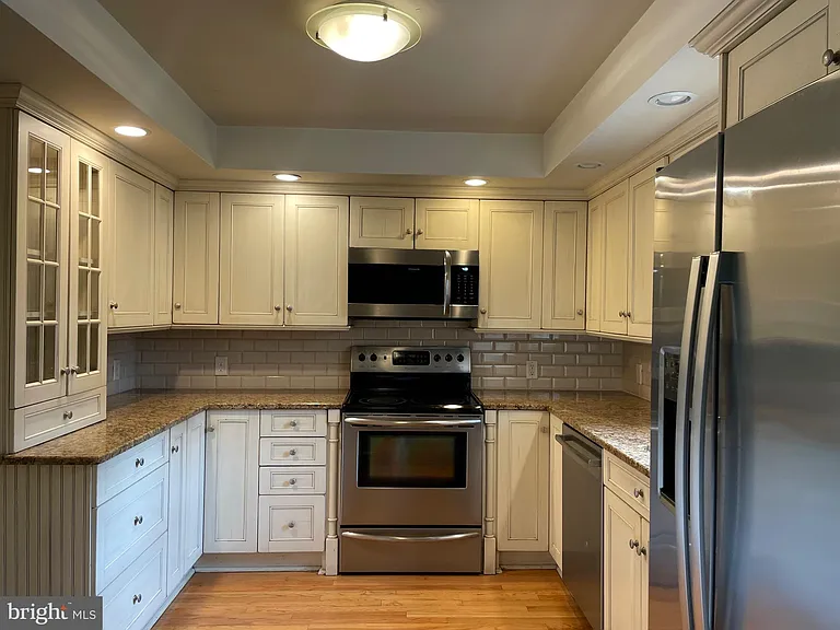 510 Monroe Rd — Photo 8
