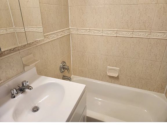 4th image of 18230 Wexford Ter APT 4M